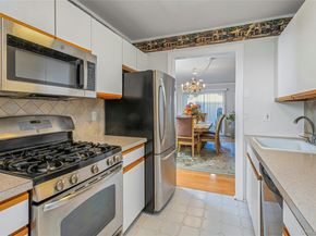 24 Leisure Way, Mohegan Lake NY 10547