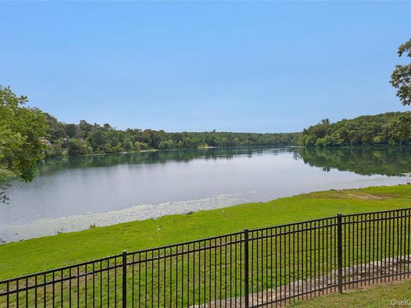 24 Leisure Way, Mohegan Lake NY 10547