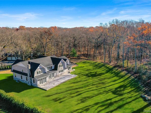 541 Split Rock Road, Syosset NY 11791