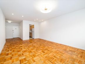 22 North Forest Avenue 1E, Rockville Centre NY 11570