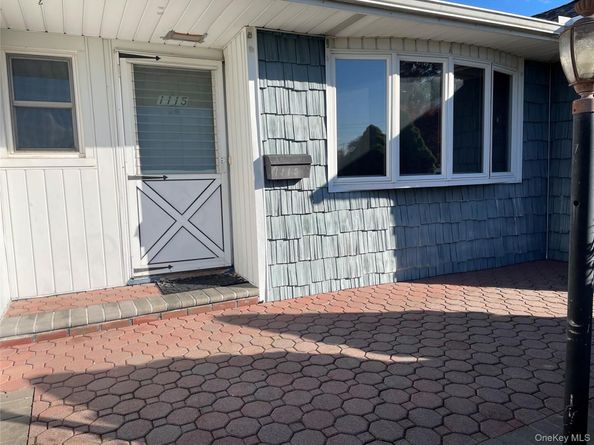 1115 Agnes Court, Valley Stream NY 11580