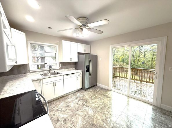 307 S Bicycle Path, Farmingville NY 11738