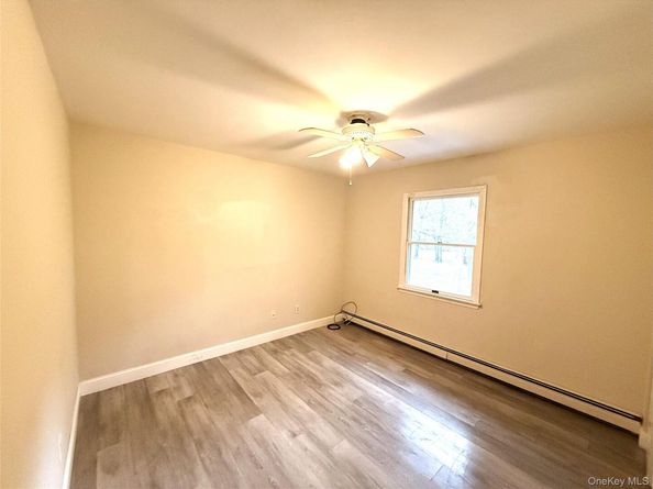 307 S Bicycle Path, Farmingville NY 11738