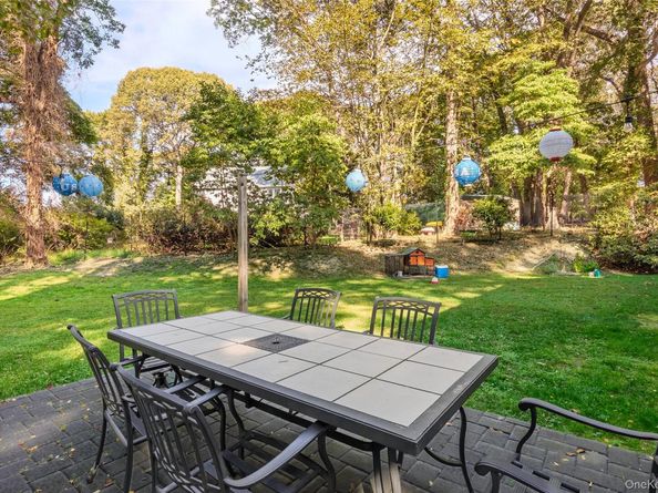 7 Shaker Hollow Road, Setauket NY 11733