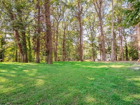 7 Shaker Hollow Road, Setauket NY 11733