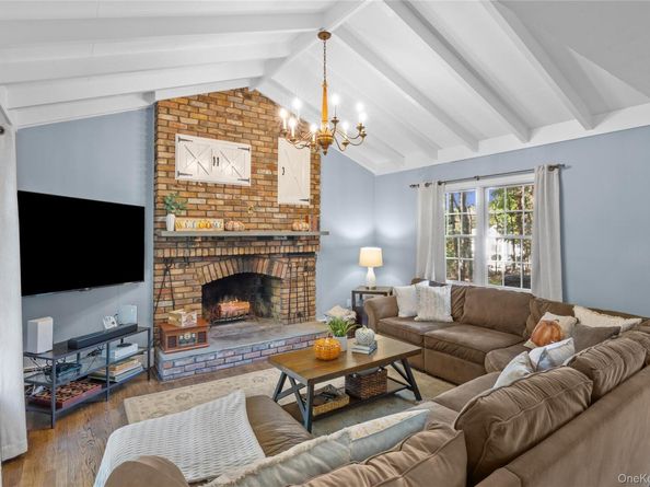 7 Shaker Hollow Road, Setauket NY 11733