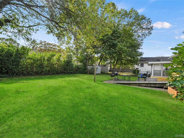 32 Phelps Lane, North Babylon NY 11703