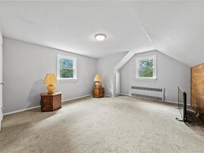 32 Phelps Lane, North Babylon NY 11703