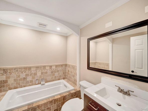 26 Lindner, Smithtown NY 11787