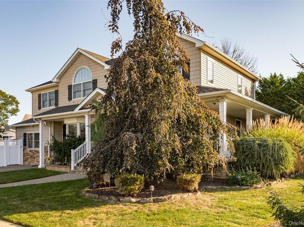 1823 Lincoln Avenue, Seaford NY 11783