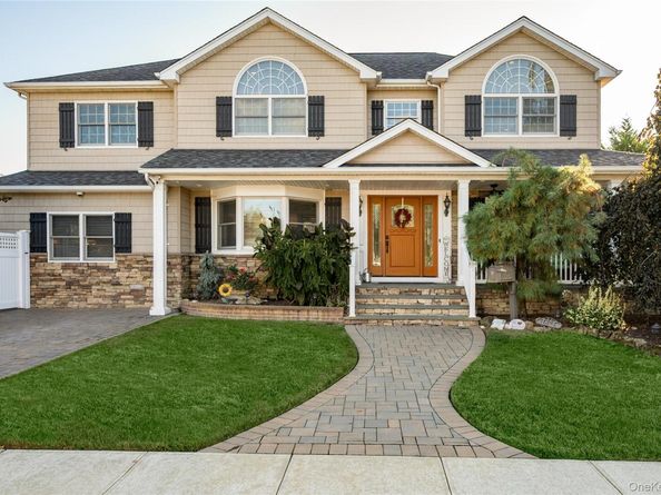 1823 Lincoln Avenue, Seaford NY 11783