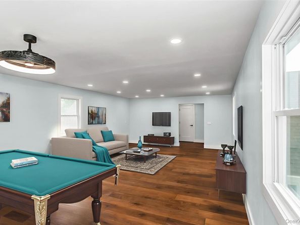 907 Pearl Street, Bohemia NY 11716