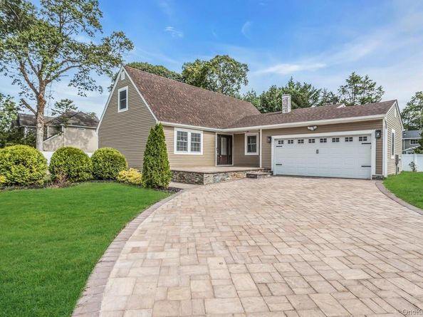 907 Pearl Street, Bohemia NY 11716