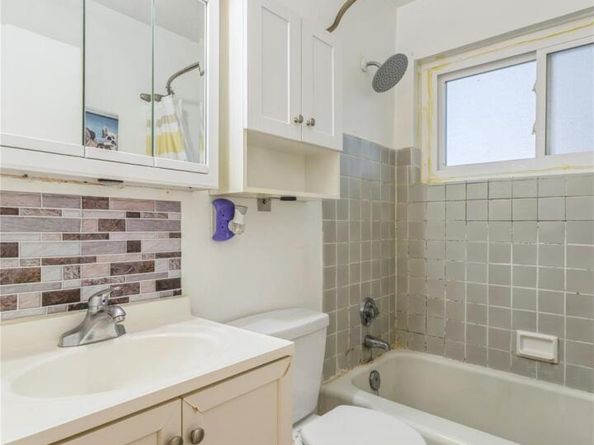 80-14 150 Street 25B, Briarwood NY 11435