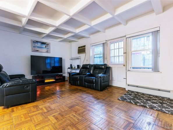 80-14 150 Street 25B, Briarwood NY 11435