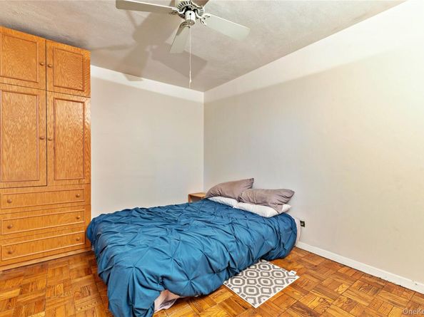 80-14 150 Street 25B, Briarwood NY 11435