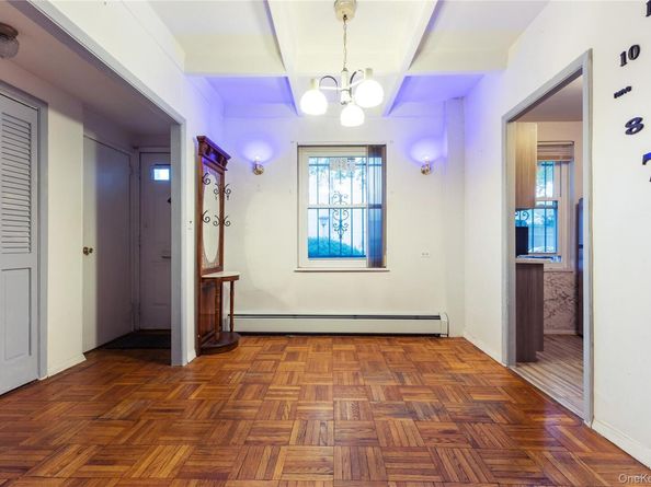 80-14 150 Street 25B, Briarwood NY 11435