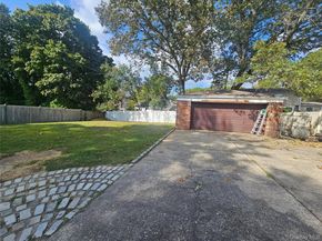 5 Lincoln Avenue, Smithtown NY 11787