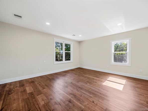 47 Carlton Avenue, Port Washington NY 11050