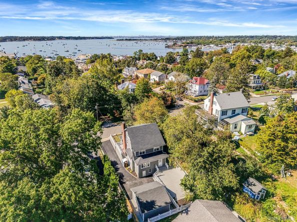 47 Carlton Avenue, Port Washington NY 11050