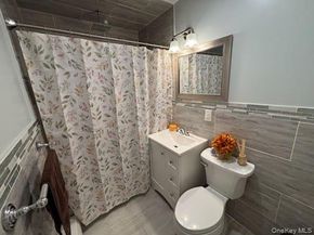 25 Arcadia Lane, Hicksville NY 11801