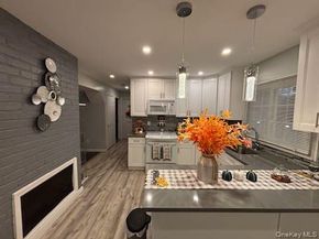 25 Arcadia Lane, Hicksville NY 11801