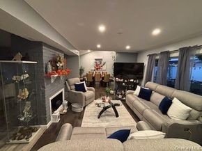 25 Arcadia Lane, Hicksville NY 11801
