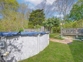 86 Abinet Ct, Selden NY 11784