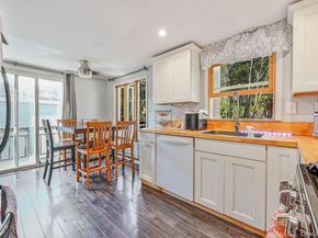 86 Abinet Ct, Selden NY 11784