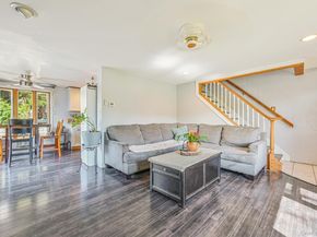 86 Abinet Ct, Selden NY 11784