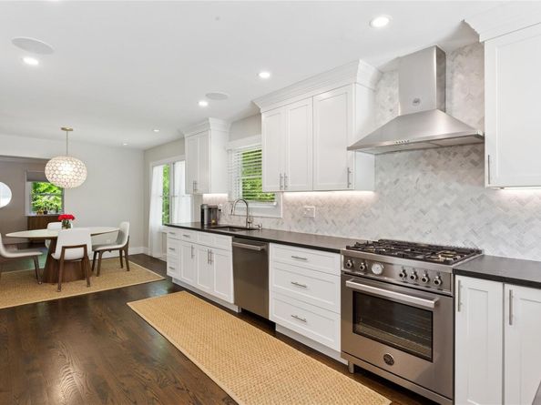 79 Oakside Road, Smithtown NY 11787