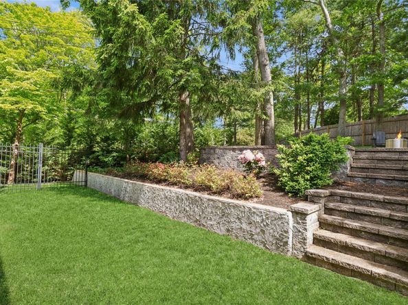 79 Oakside Road, Smithtown NY 11787