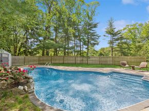 79 Oakside Road, Smithtown NY 11787
