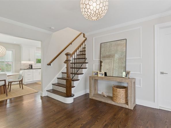 79 Oakside Road, Smithtown NY 11787
