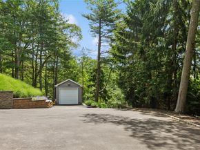79 Oakside Road, Smithtown NY 11787