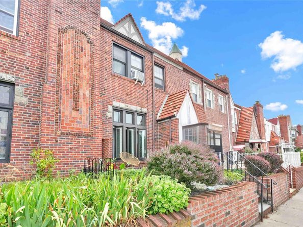 130-43 224 Street, Laurelton NY 11413