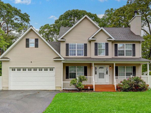 27 Inwood Avenue, Selden NY 11784