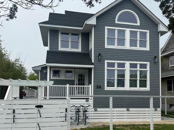 24 Bungalow Walk, Ocean Beach NY 11770