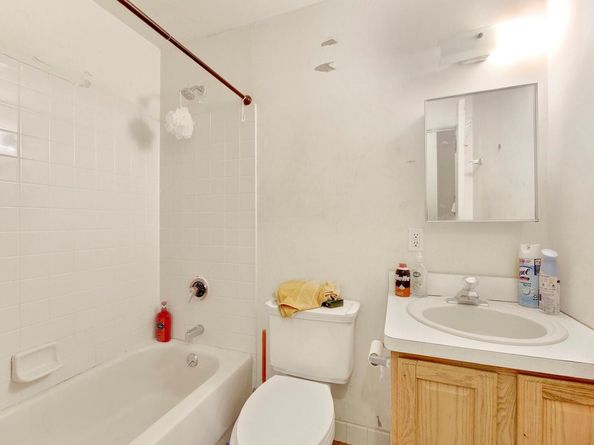 303 Howe Avenue, Bronx NY 10473