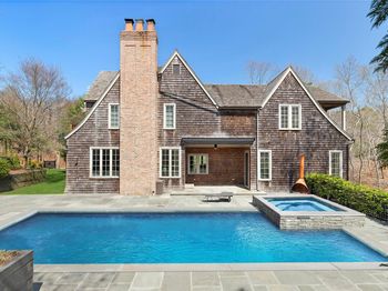 1280 Noyack Path