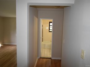 23 West Mill Drive 9A, Great Neck NY 11021