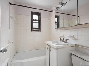 23 West Mill Drive 9A, Great Neck NY 11021