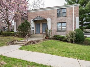 23 West Mill Drive 9A, Great Neck NY 11021