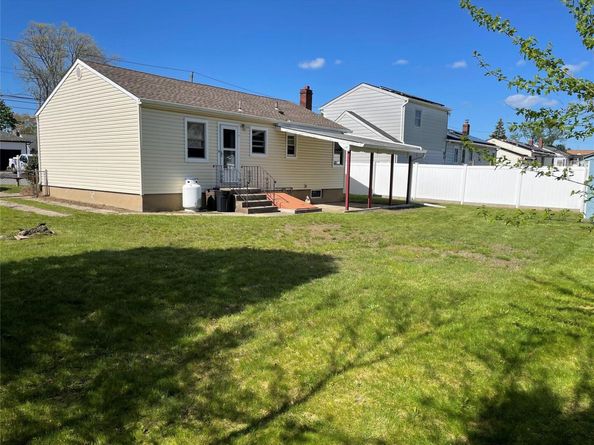 821 10th Street, West Babylon NY 11704