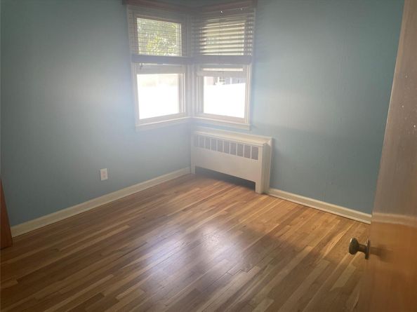 821 10th Street, West Babylon NY 11704