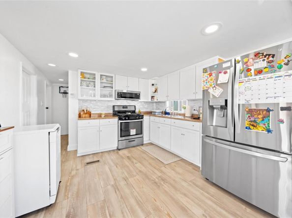 64 Lincoln Avenue, Holbrook NY 11741