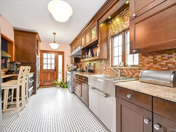 33-64 190th Street, Flushing NY 11358