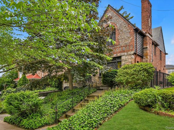 33-64 190th Street, Flushing NY 11358