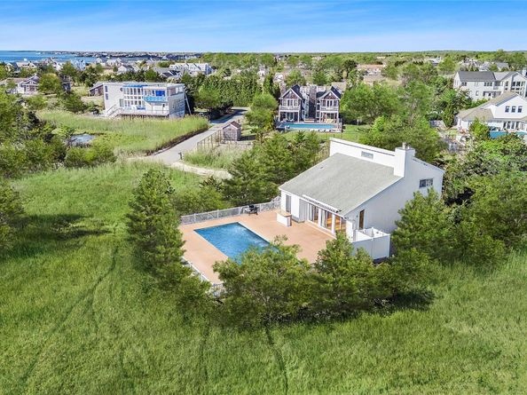 16 Meadow Lane, Westhampton Beach NY 11978