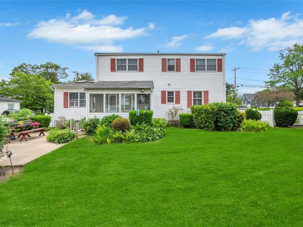 25 Hawthorne Avenue, Central Islip NY 11722